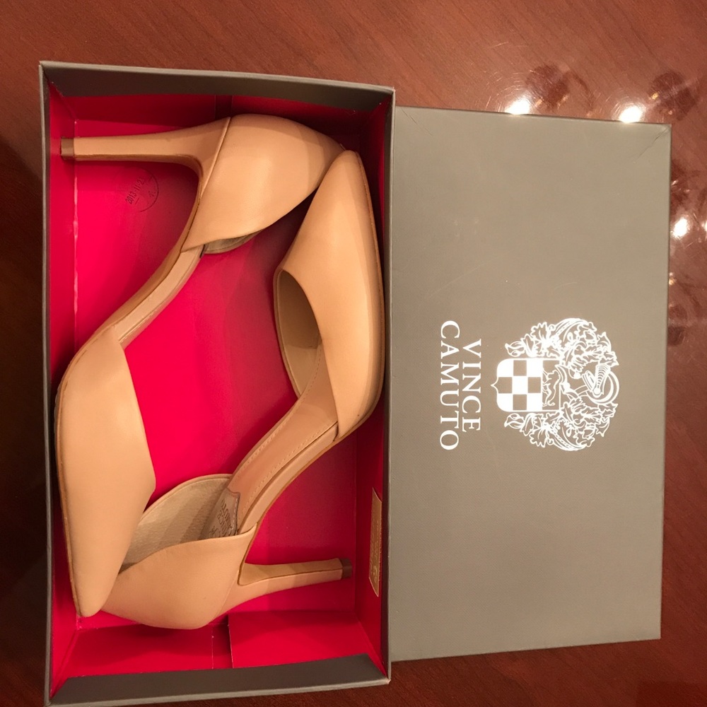 Vince Camuto Nude Pumps - Size 9